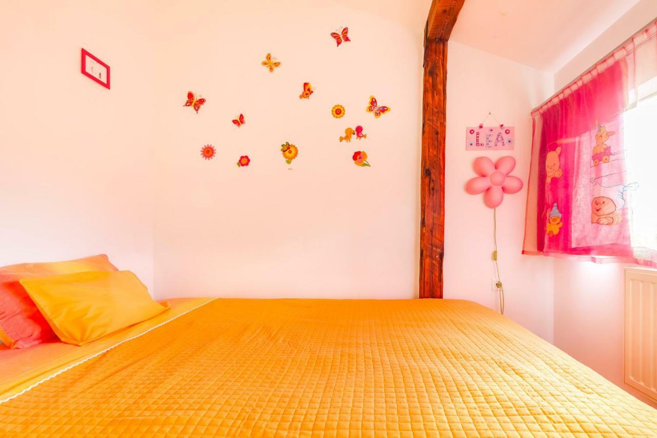 Apartment Lena غييكا المظهر الخارجي الصورة